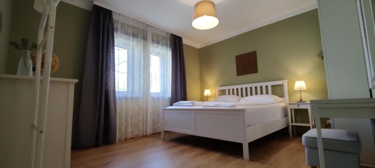 Sabines Apartments Ferienwohnungen Frauenkirchen Eksteriør billede
