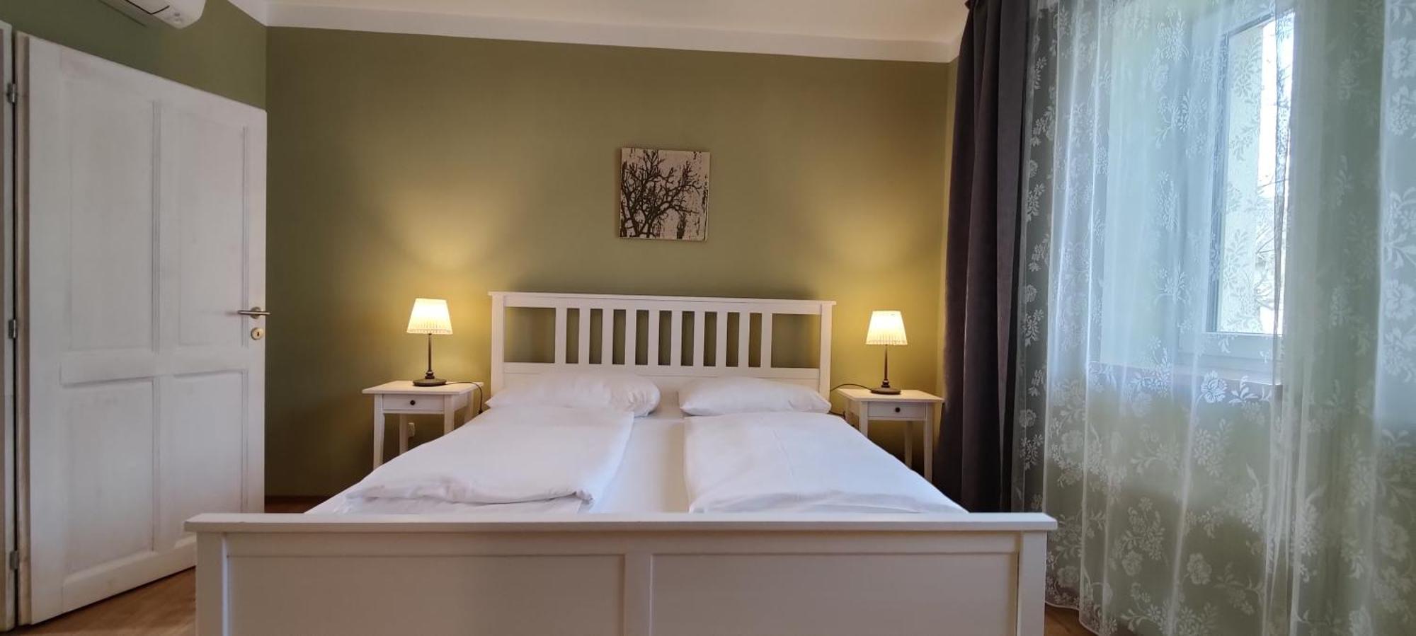 Sabines Apartments Ferienwohnungen Frauenkirchen Eksteriør billede
