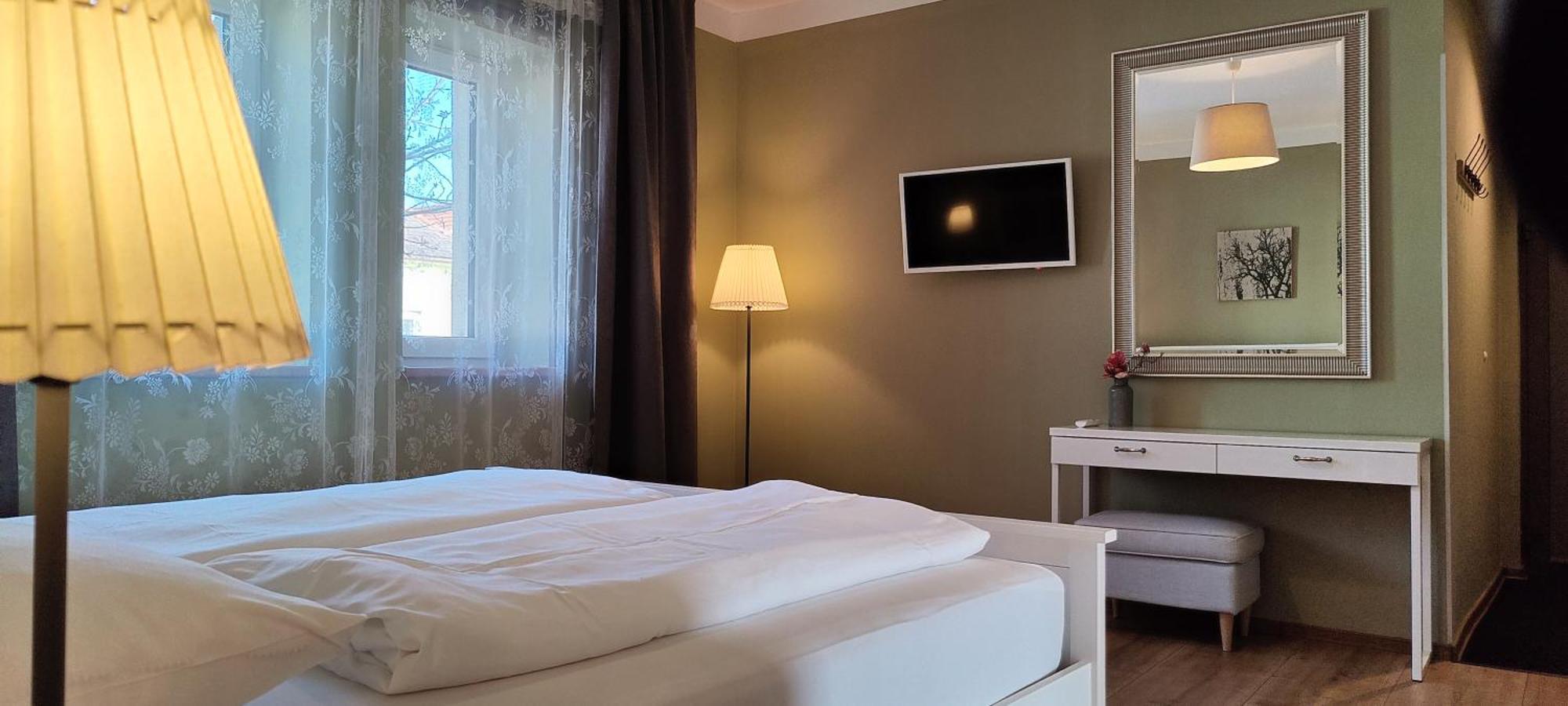 Sabines Apartments Ferienwohnungen Frauenkirchen Eksteriør billede