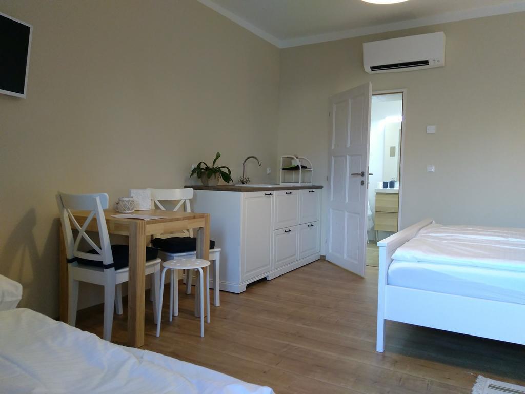 Sabines Apartments Ferienwohnungen Frauenkirchen Eksteriør billede